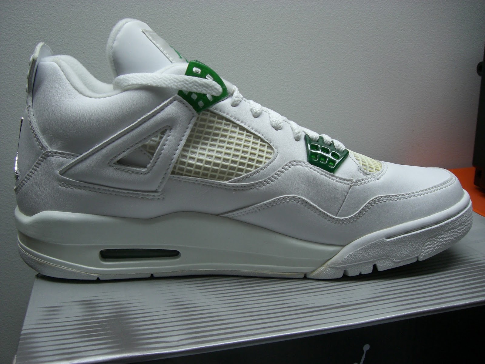 2004 green and white jordan 4s