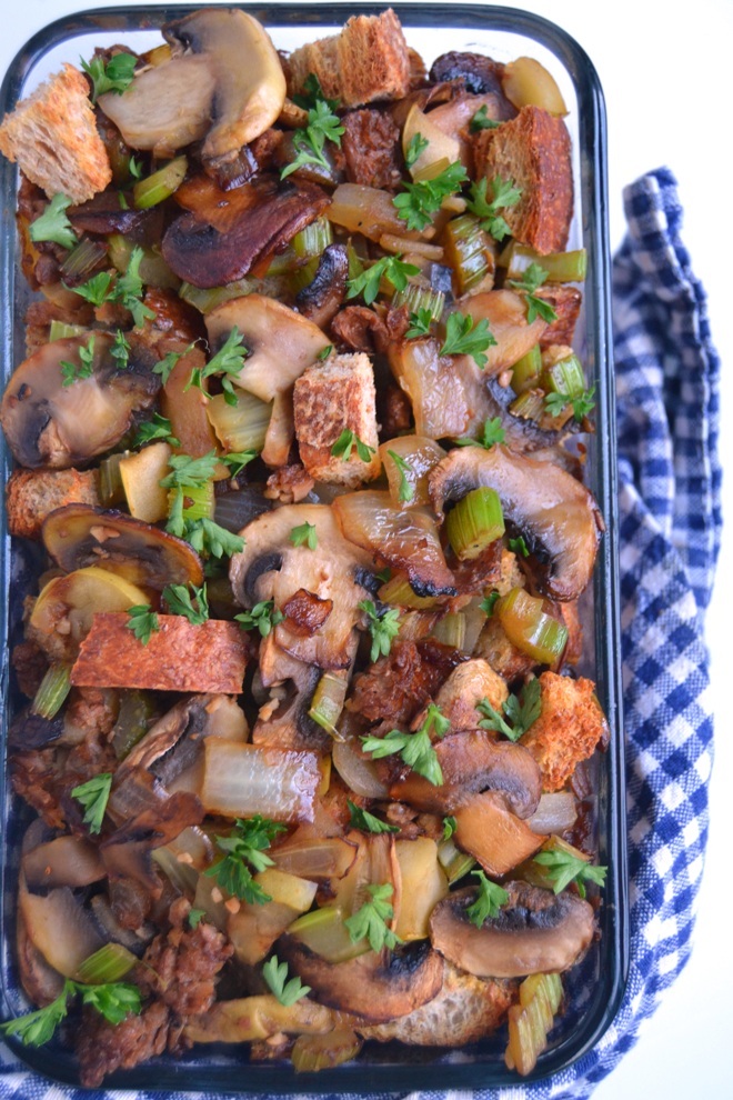 Apple, Celery and Mushroom Stuffing is a healthier family favorite that is loaded with sauteed mushrooms and onions, apples, celery and flavorful meatless crumbles for a vegetarian side dish! www.nutritionistreviews.com