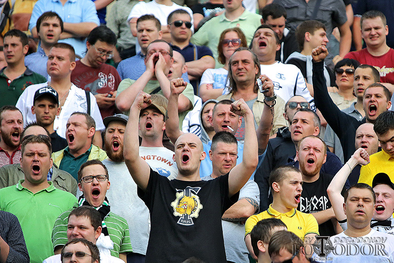 фанаты торпедо москва. болельщики торпедо москва с детьми. торпедо запад 5 ультрас.