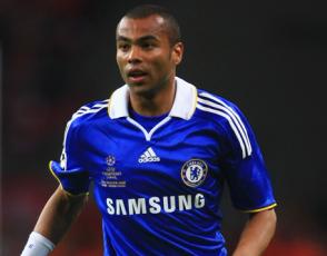 El Real Madrid sigue pensando en el fichaje de Ashley Cole