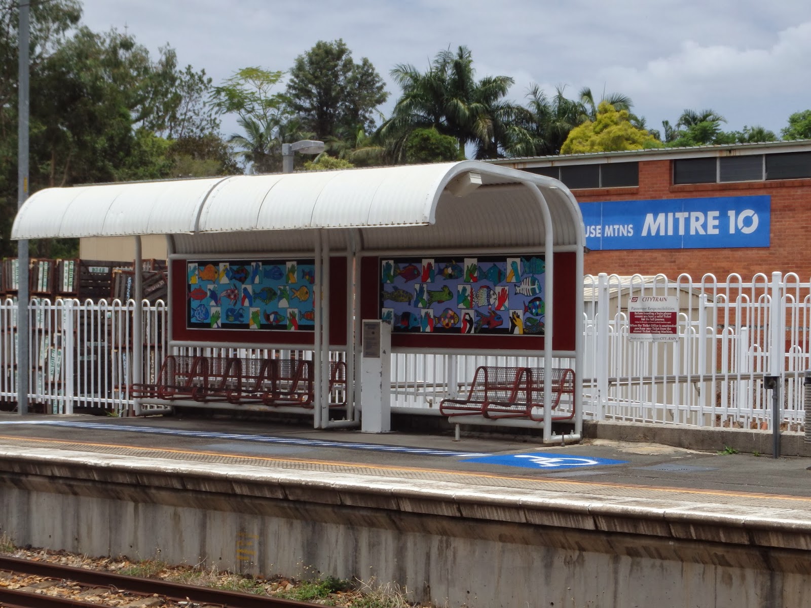trainspotting glasshouse mountains