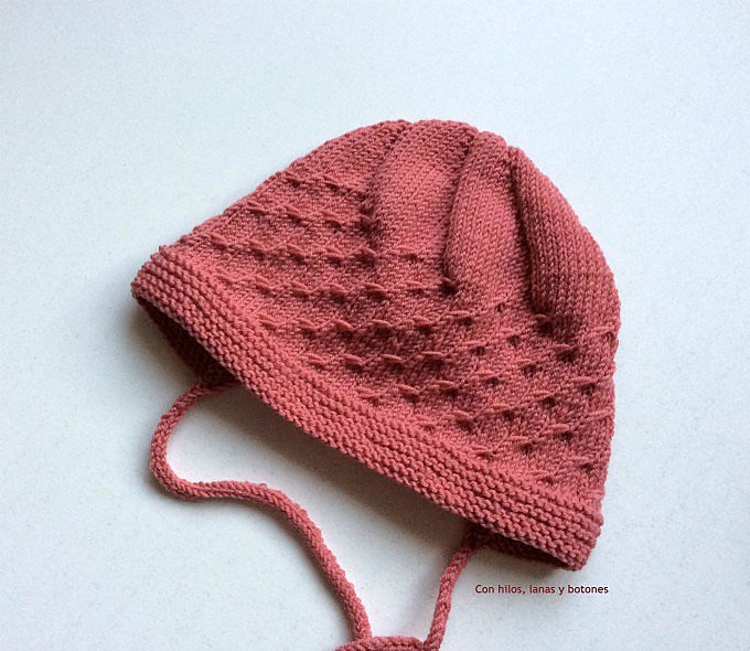 Con hilos, lanas y botones: DIY capota de punto para bebé (patrón gratis)