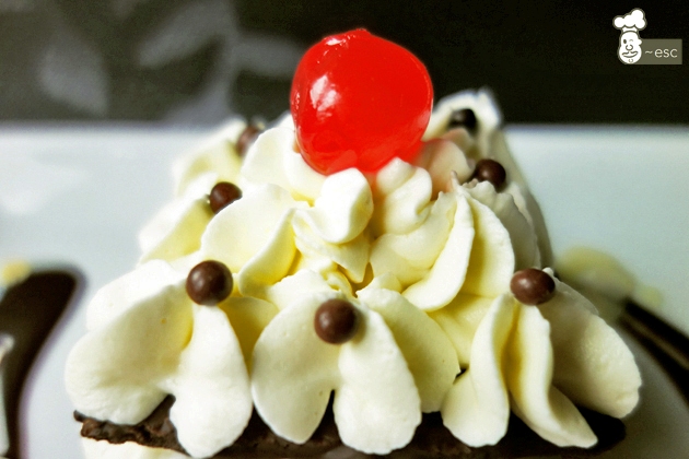 cómo hacer crema chantilly o nata montada (crema de leche) de chocolate blanco