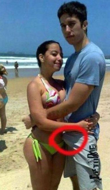 Bilderesultat for funny couple beach wtf