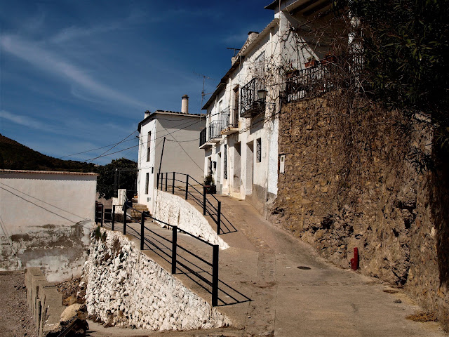 caminando-por-sierras-y-calles-de-andaluc-a-alpujarra-media