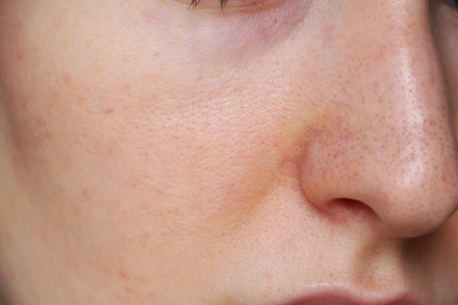 Hélène aime Comment je fais disparaître mes pores avec M.A.C.