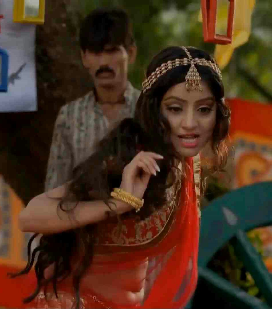 Telugu TV Bhamalu: Deepika Singh aka Sandhya Rathi Hot Navel Show