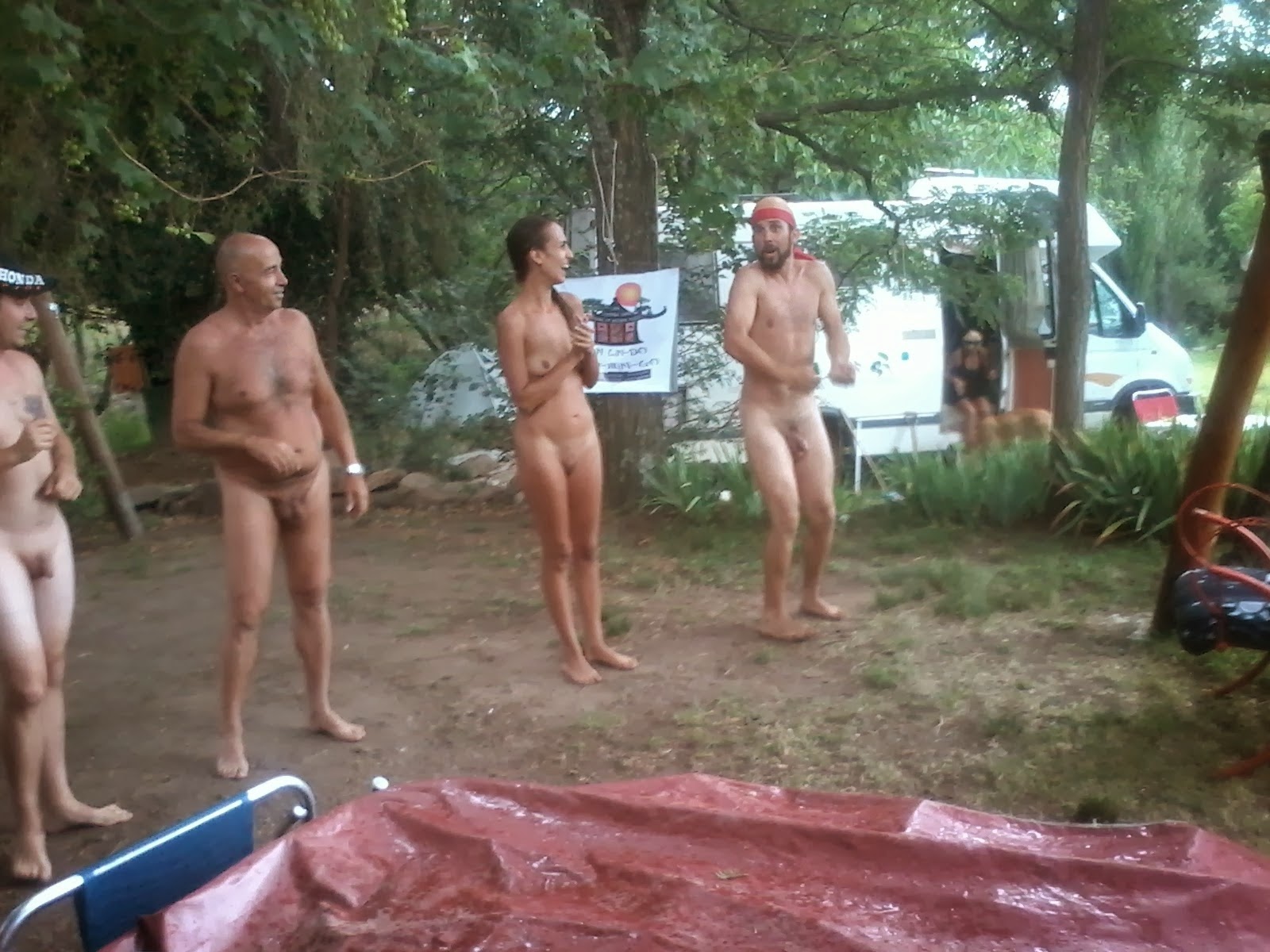 https://voyeur-nudism.blogspot.com/2015/01/nudism-in-argentina-2013-2014-marathon.html