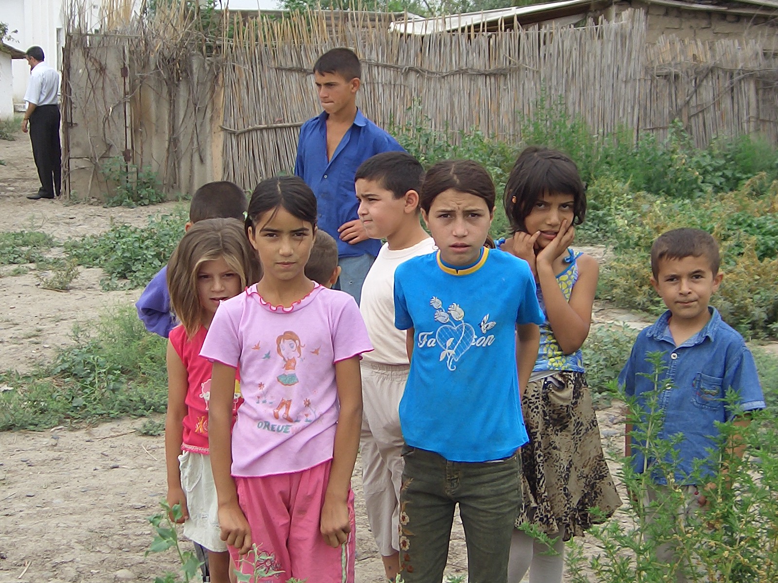 Азербайджан мальчик. Дети азербайджанца. Дети армяне. Азербайджан люди.