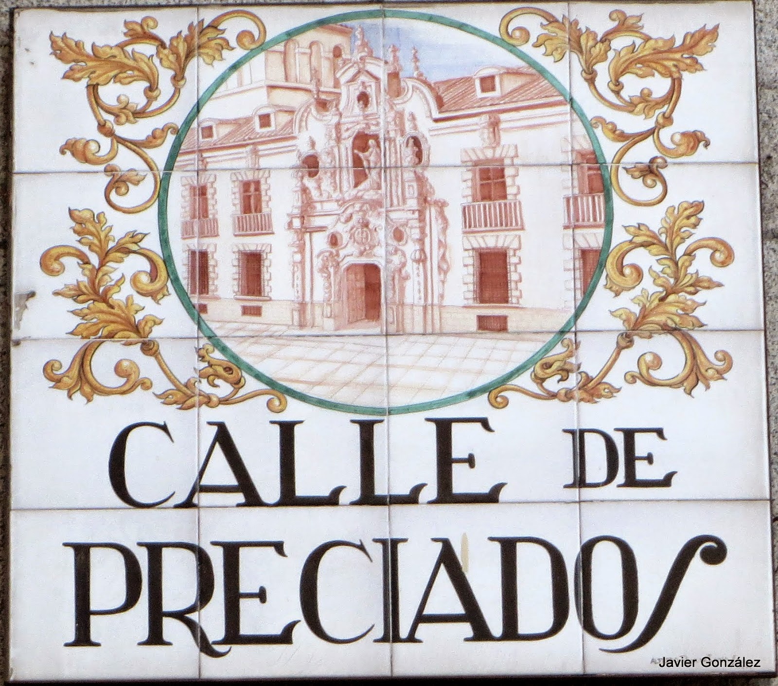 Puerta del Sol. Madrid. Azulejos de los nombres de las calles