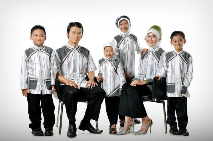 model baju seragam keluarga