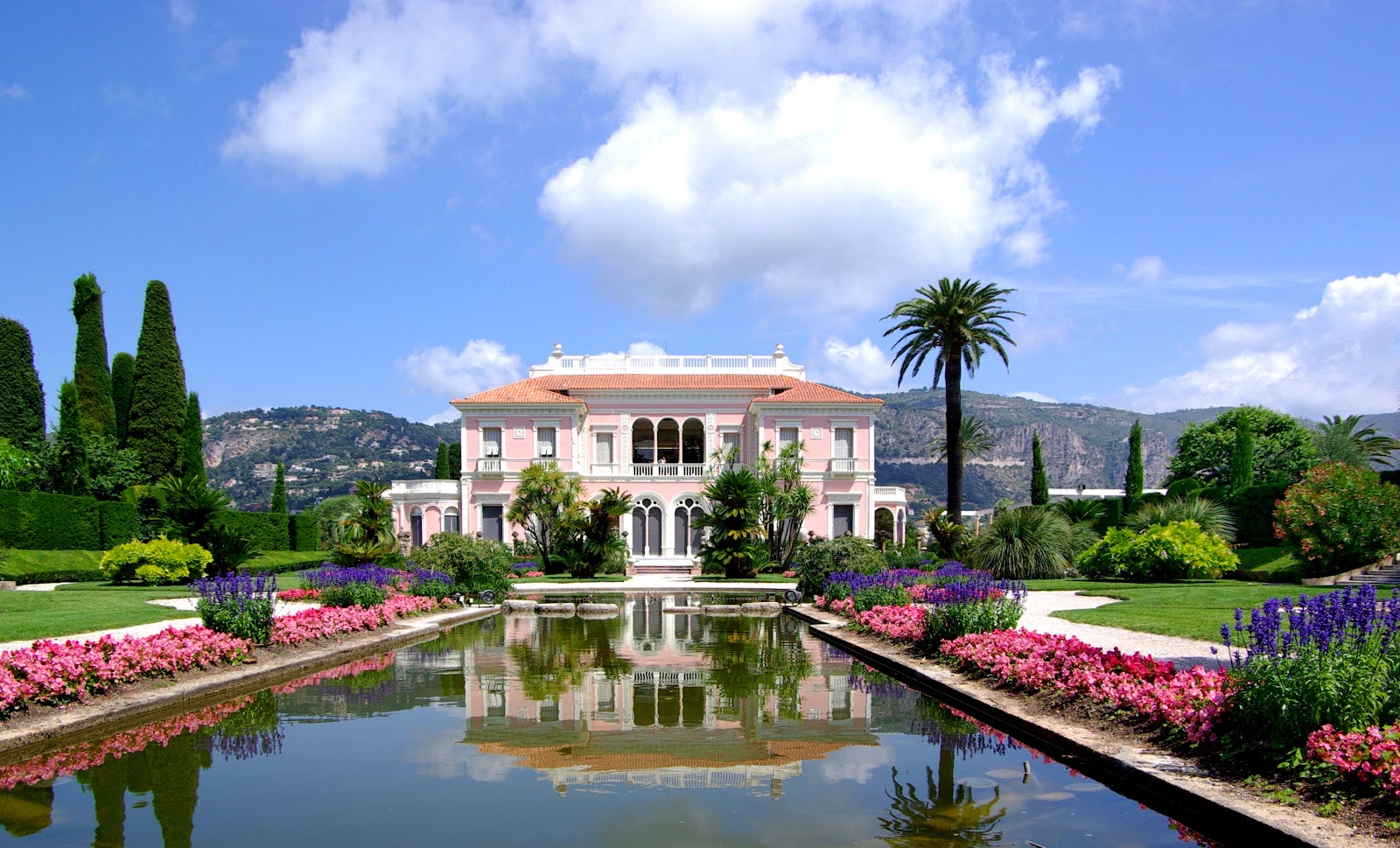 loveisspeed....... Villa Ephrussi de Rothschild is a French seaside palazzo constructed between loveisspeed....... Villa Ephrussi de Rothschild is a French seaside palazzo constructed between