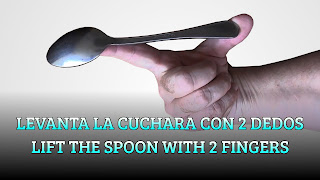 Levanta la cuchara con dos dedos, SPOON PROPBET, Lift the spoon with two fingers