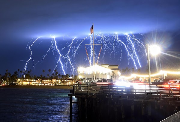 ANOMALIA EXTREMA: 1500 RAYOS REGISTRADOS EN 5 MINUTOS EN CALIFORNIA ESTADOS UNIDOS. ANOMALIA EXTREMA: 1500 RAYOS REGISTRADOS EN 5 MINUTOS EN CALIFORNIA ESTADOS UNIDOS.