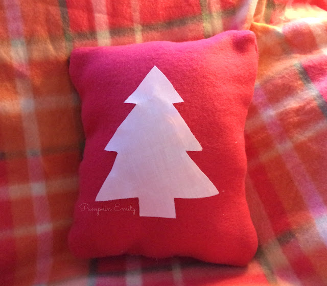 DIY No Sew Christmas Pillows