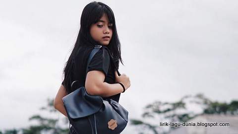 Lirik Lagu Hanin Dhiya Pupus Cover Lirik Lagu Dunia Lirik Lagu Hanin Dhiya Pupus Cover Lirik Lagu Dunia