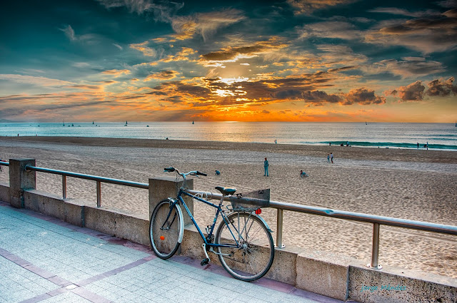 Puesta de sol en playa Hossegor, las Landas, Francia