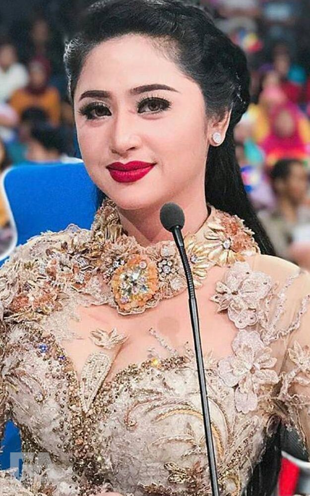 Gallery PHOTO Dewi Persik HD Terbaru - Republic Renger Cantik