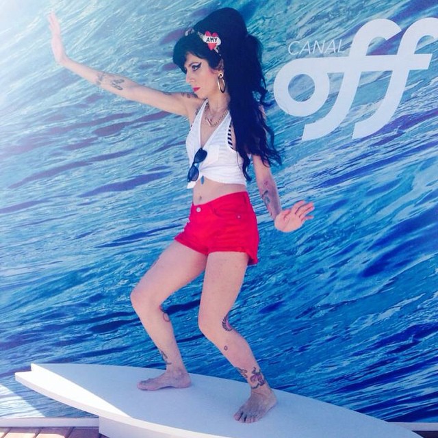 Canal Off - Sósia Amy no Campeonato Mundial de Surf