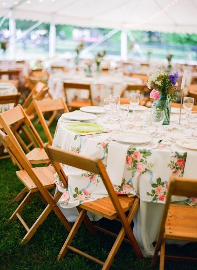 10 Country Chic and Rustic Wedding Tablescapes - Patterned Tablecloths