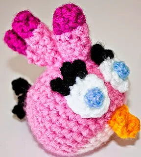 http://ipunts.blogspot.com.es/2014/11/angry-birds-rosa-crochet-amigurumi.html