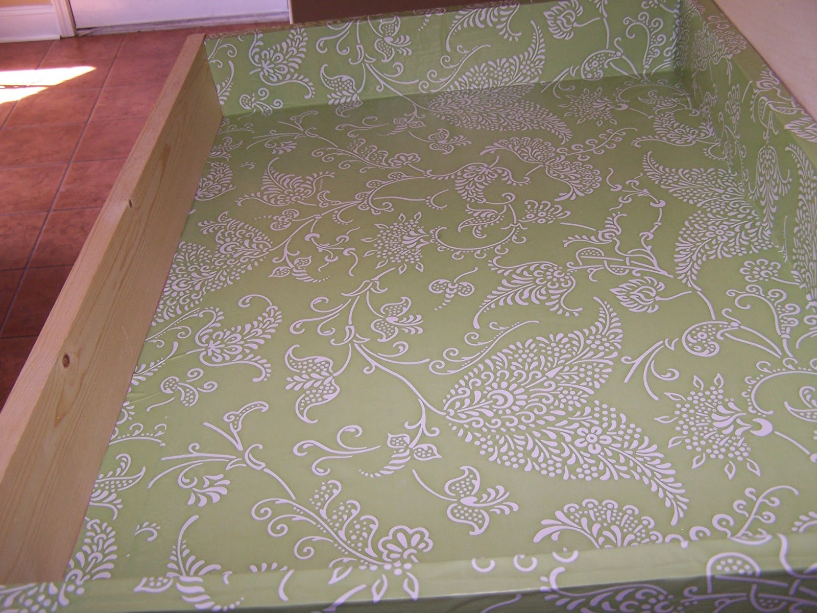 Bella Before and After How to line your drawers with contact paper.