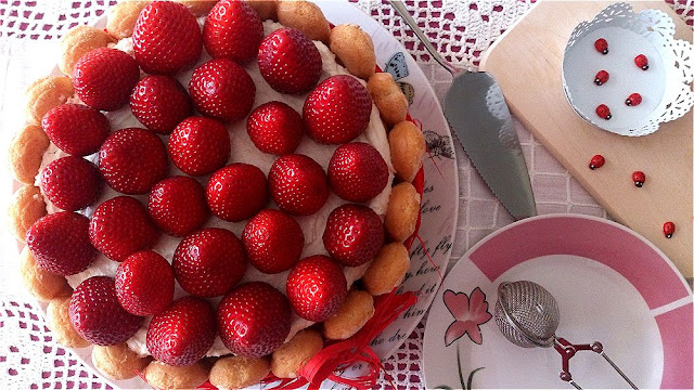 Charlota De Fresas Y Mascarpone 
