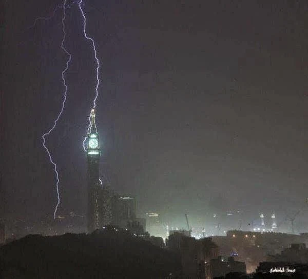 Lightning, Disrupted, Saudi Arabia, Makkah, Power, Giant clock,