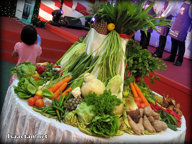 One of the deco made from vegetables at the centre stage