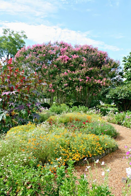 A Little Time and a Keyboard: Summer Road Trip Day 1: Stop in Nashville