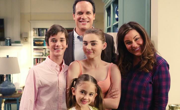 American Housewife - Episode 2.01 - Back to School - Promotional Photos & Press Release