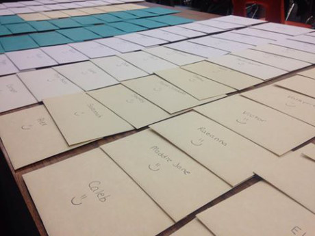 Lan truyen hon 100 buc thu co giao gui hoc tro - Anh 2