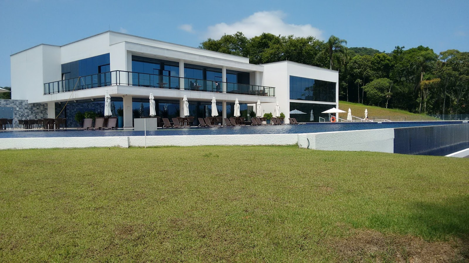 Empreendimentos Imobiliários CONDOMÍNIO CALEDÔNIA