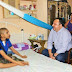 “Panchito” visitó a Saúl, un joven con cáncer que desea continuar con sus estudios