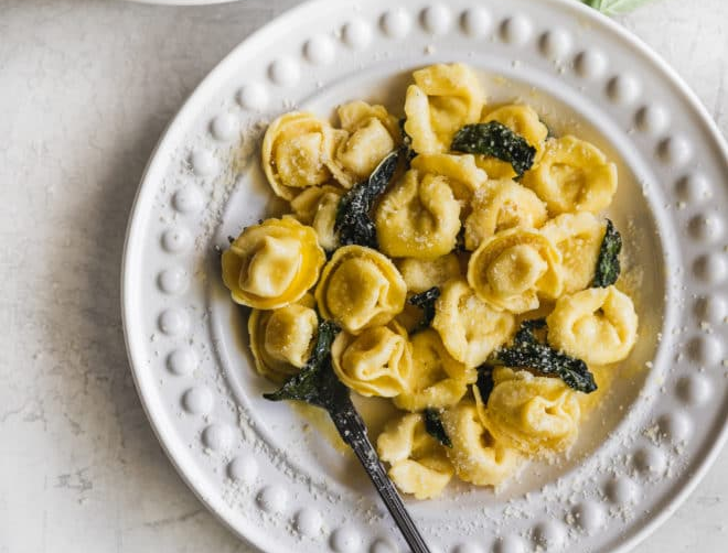 Cheese Tortellini in Garlic Butter Sauce vegan recipevegetarian