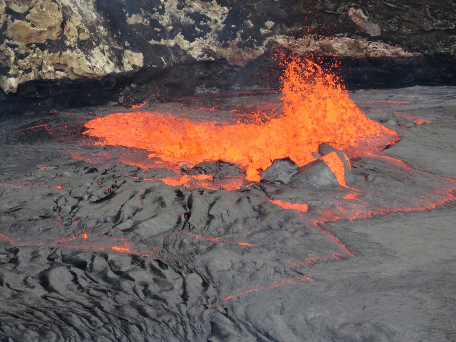 All Hawaii News Active lava lake mesmerizes Hawaii visitors, water quality warnings posted on