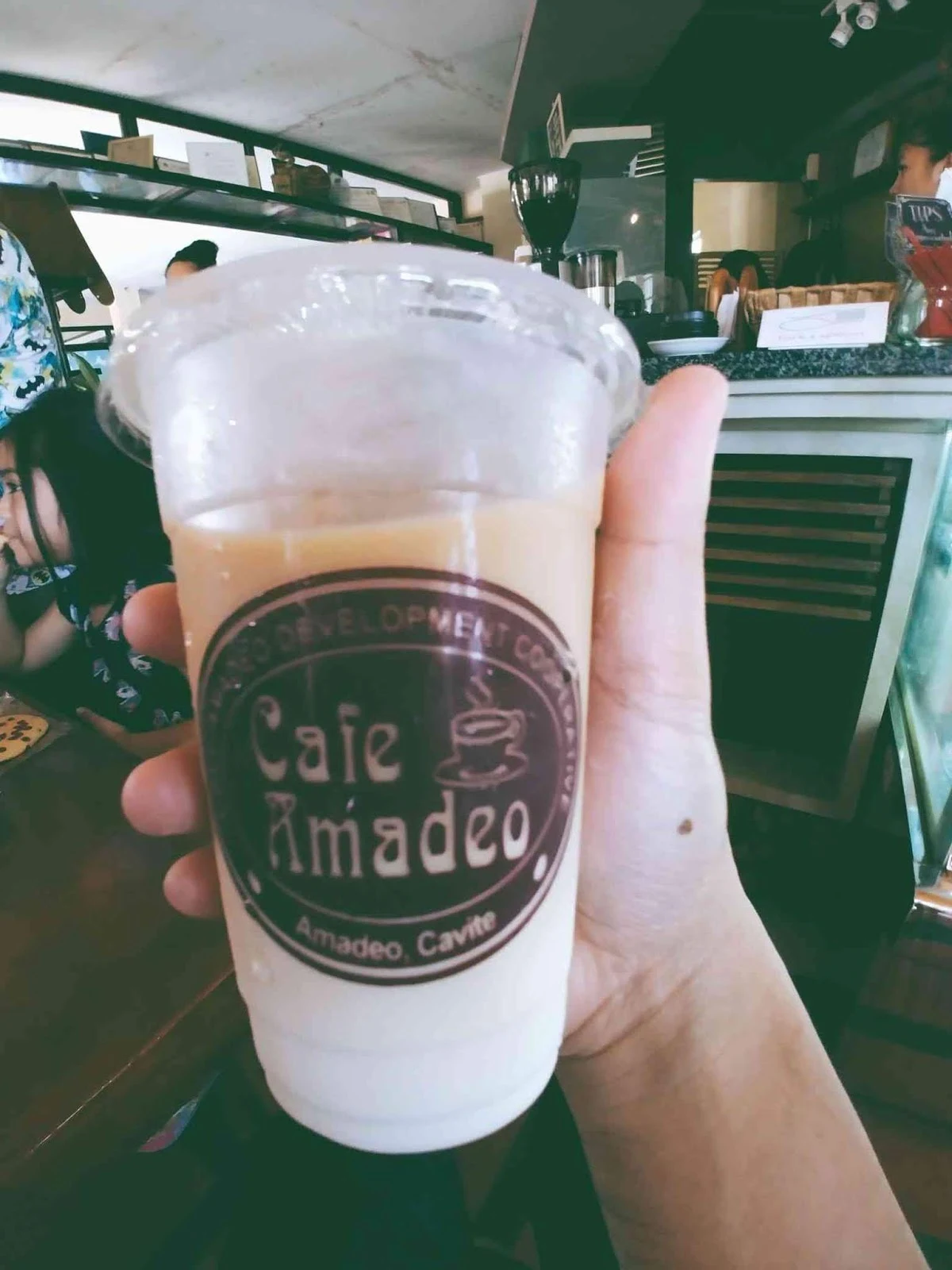 Cafe Amadeo latte coffee