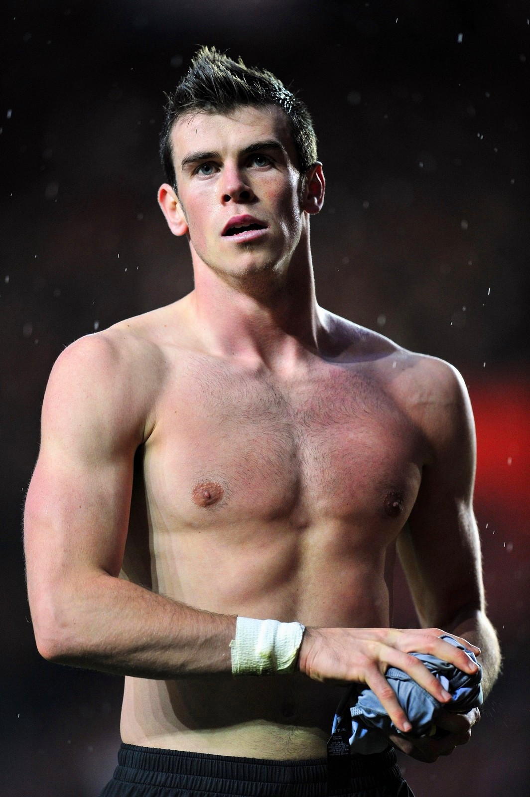 The Stars Come Out To Play Gareth Bale Shirtless Video And Pics