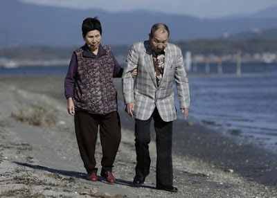 Iwao Hakamada and his sister, shortly after his release from death row Iwao Hakamada and his sister, shortly after his release from death row