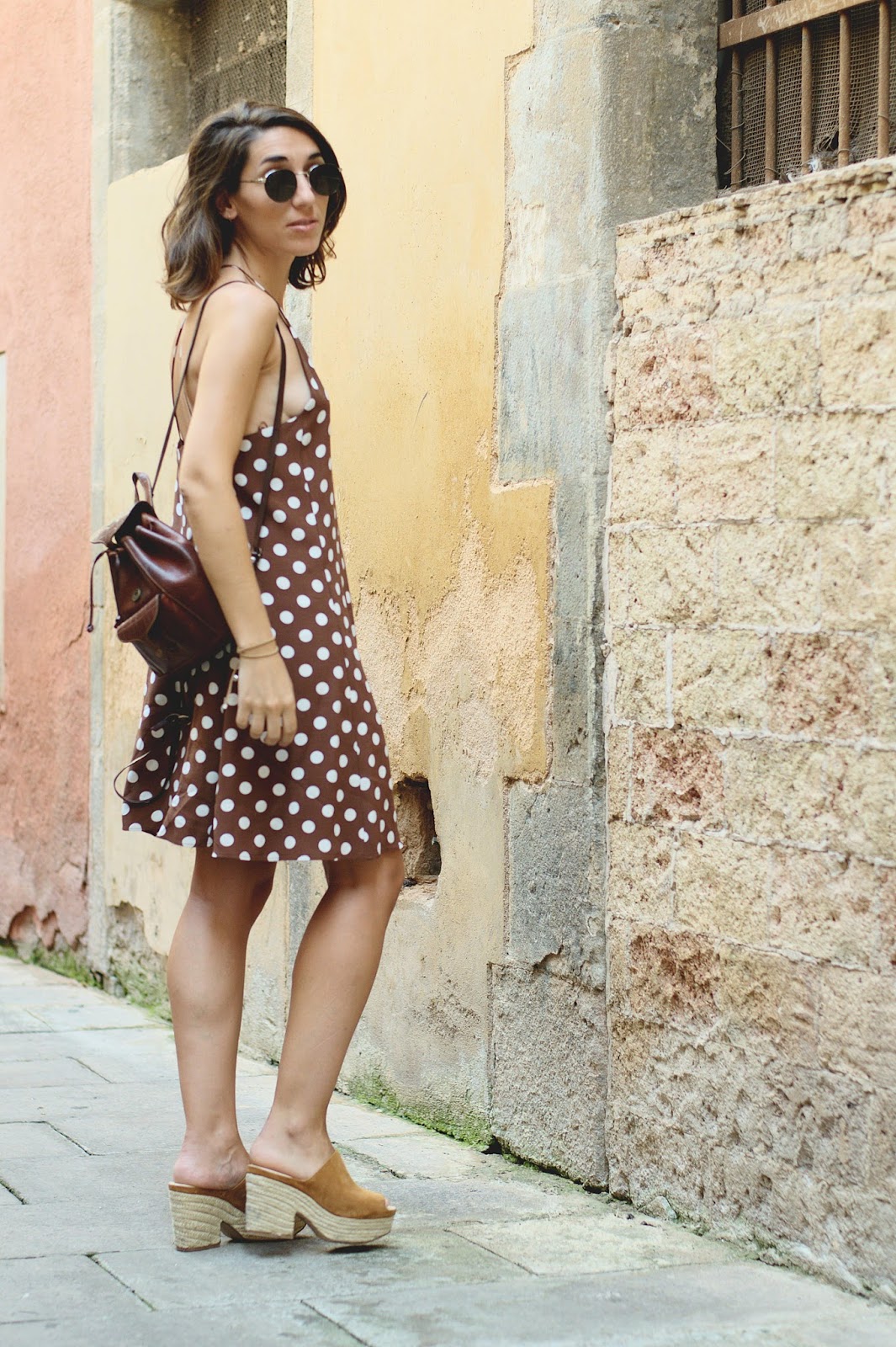 Vestido y cuña Zara, bolso vintage, Gafas de sol Asos