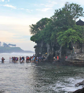 tanah lot bali