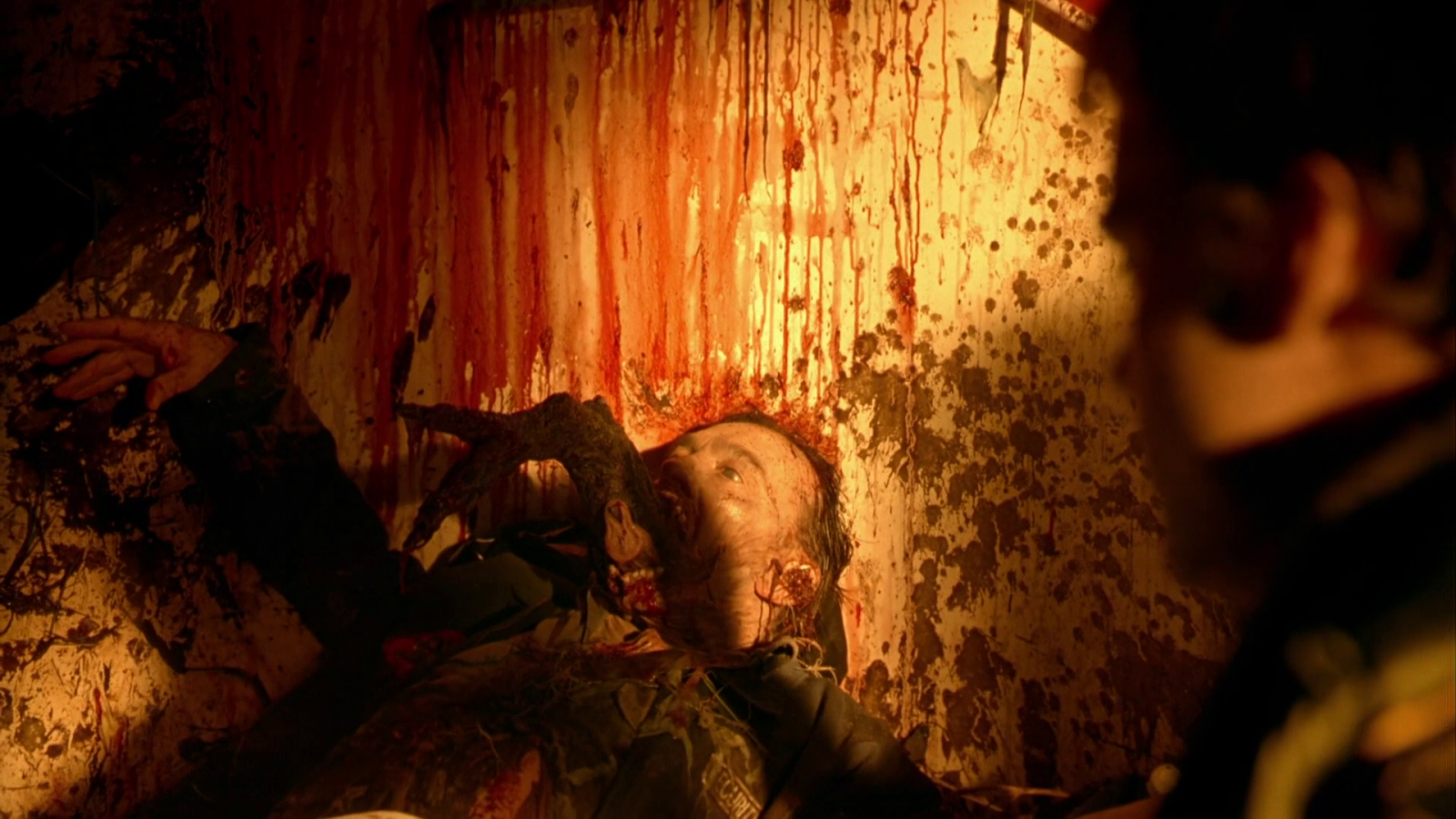 O HOMEM-COISA - A NATUREZA DO MEDO (DUAL ÁUDIO/1080P) – 2005 Vlcsnap-2020-05-15-15h04m35s764