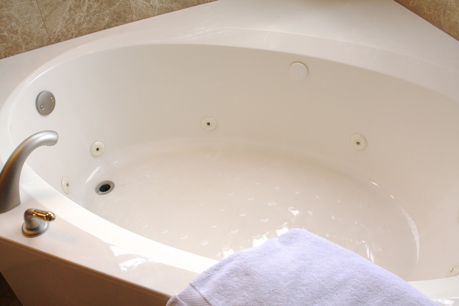 How To Clean Whirlpool Tub Jets, How To Clean Dirty Bathtub Jets