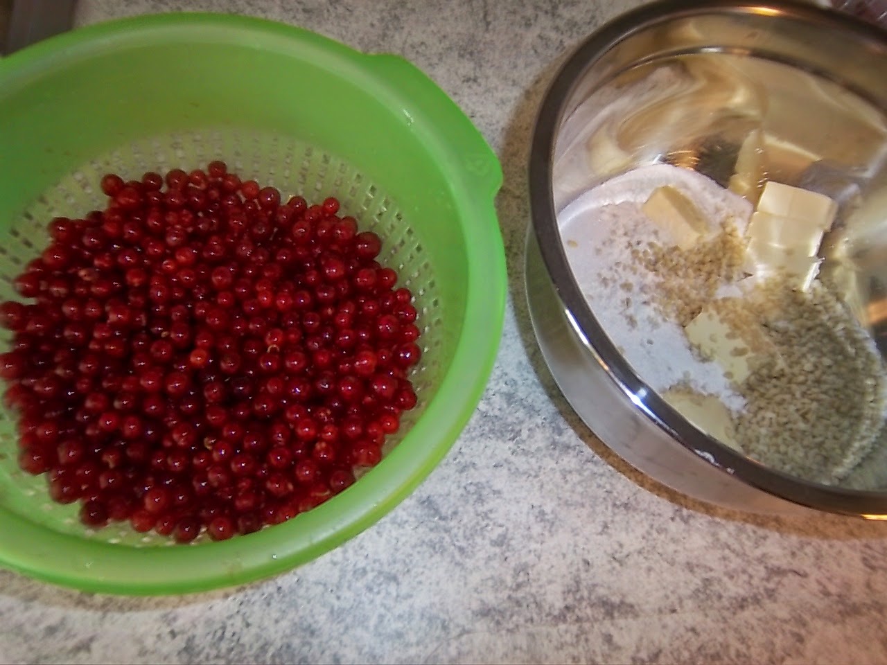 Sommerliebe: Johannisbeerkuchen mit Streuseln