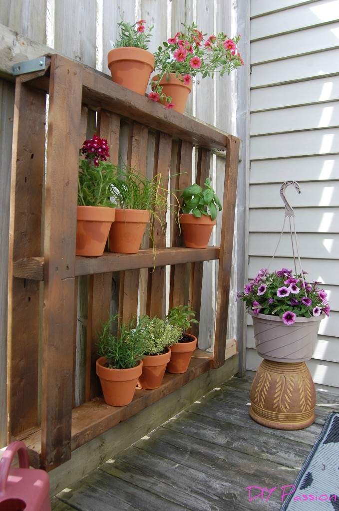 20 Awesome DIY Pallet Projects | Little House of Four - Creating a