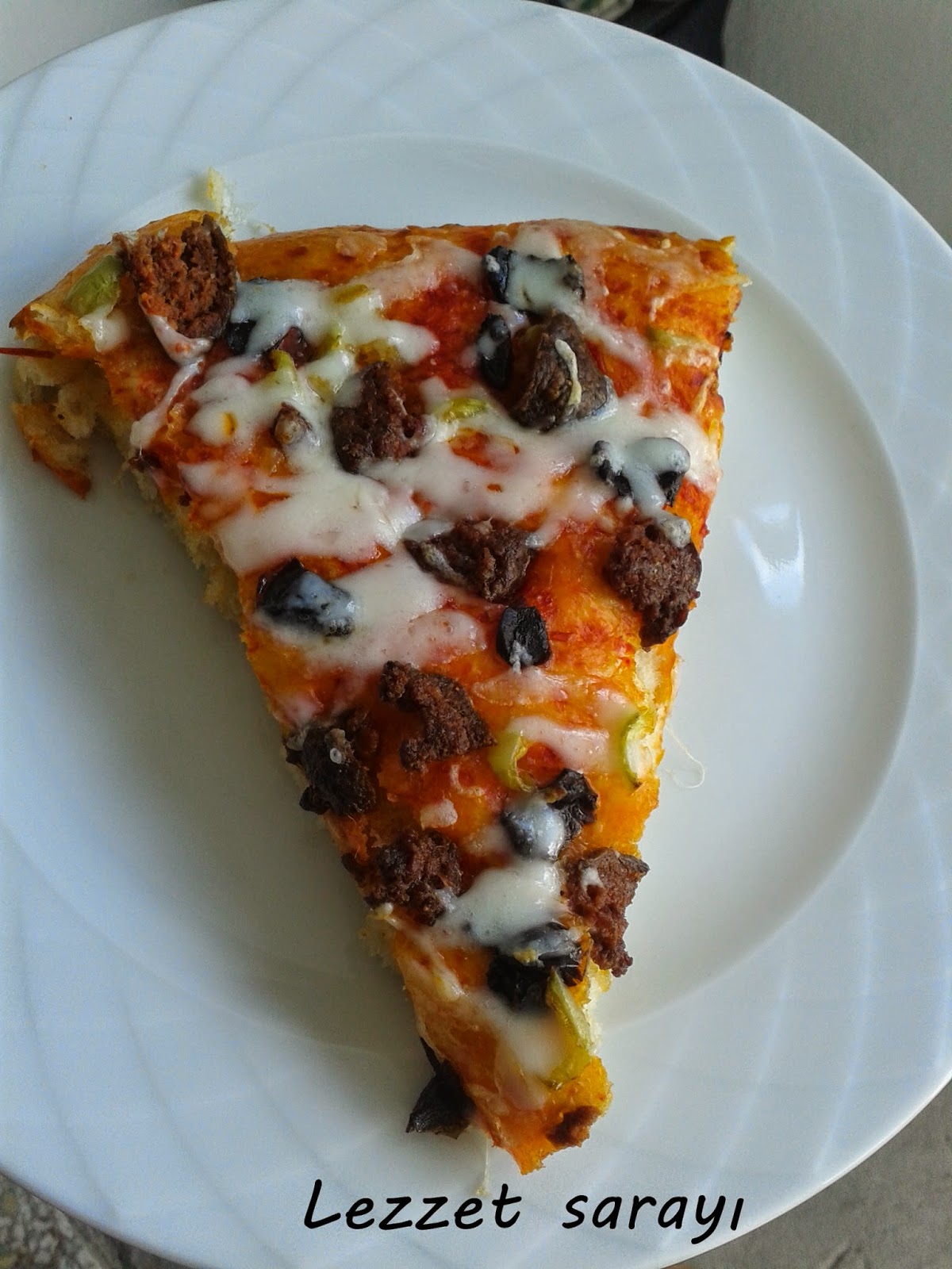 Ev Yapımı Pizza Tarifi Lezzet sarayı