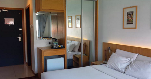 confessions women booked couple friendly hotel rooms confessions women booked couple friendly hotel rooms