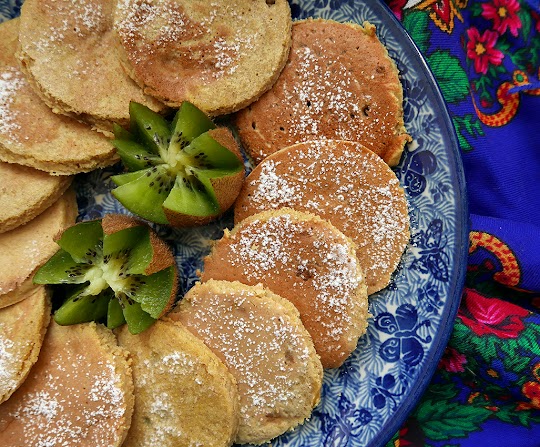 Bananowe placki bezglutenowe z mąki z ciecierzycy