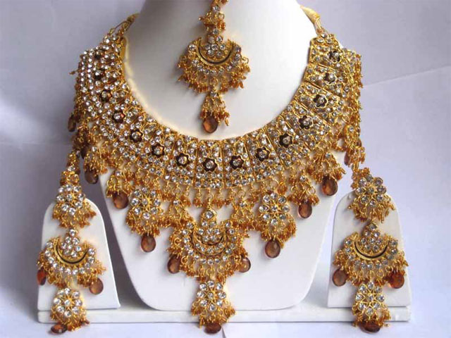 Gold heavy necklace with price Clearance