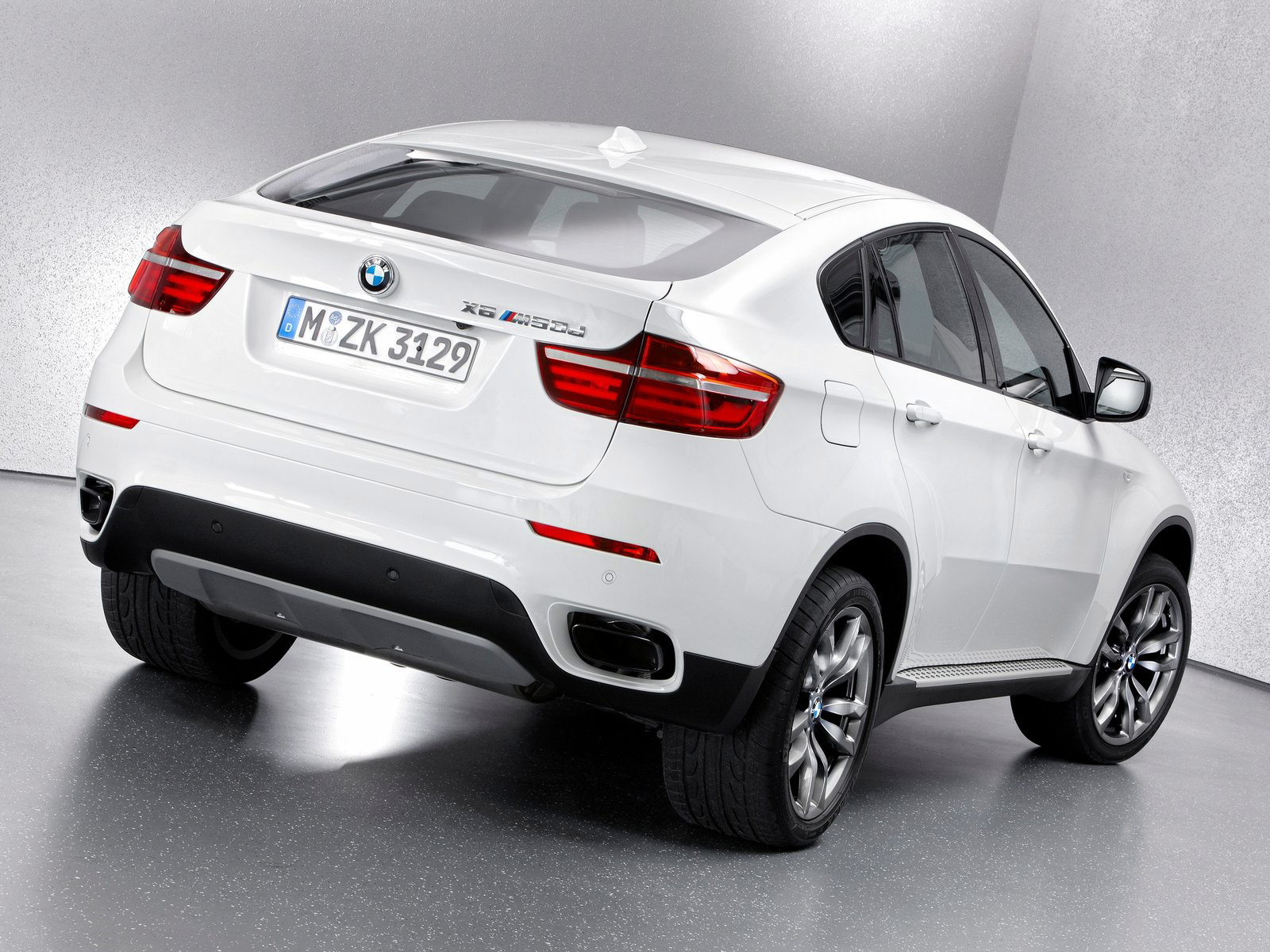 Gambar Mobil | 2013 BMW X6 M50d pictures and review